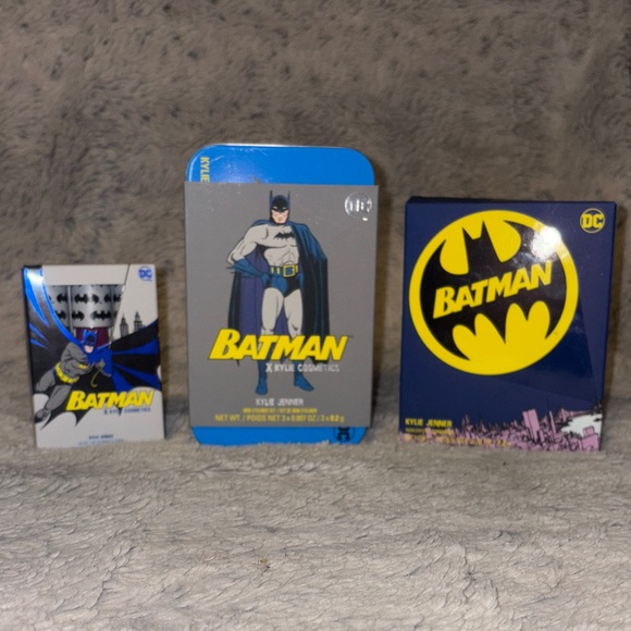 Kylie Cosmetics Batman Collection with Blue and Yellow Accents
Limited edition - Picture 1 of 8